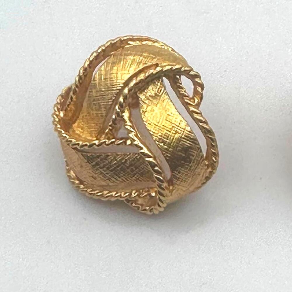 NAPIER Gold Love Knot Pierced Earring Vintage Retro oversized Preppy Classic